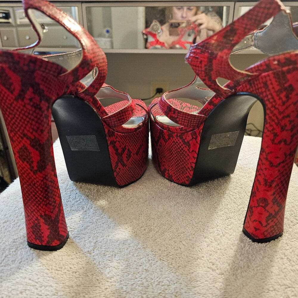 Platform shoes